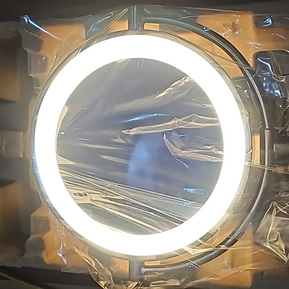 LED Vanity Mirror Large PLUG IN ONE ONLY New with box makeup Pleaese read ad - Picture 5 of 7